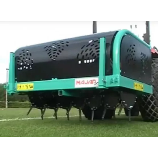 Aérateur à louchet ouvert