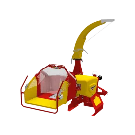 Broyeur de branches sur tracteur sur prise de force