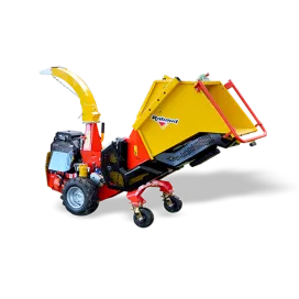 Broyeur de branches à déplacement autotracté