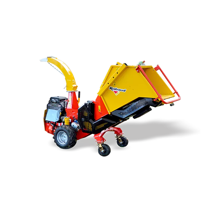 Broyeur de branches à déplacement autotracté