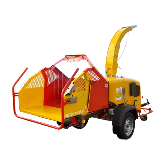 Broyeur de branches sur châssis routier - avec tapis