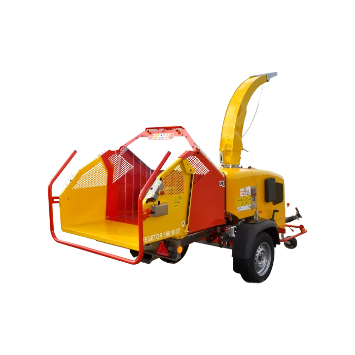 Broyeur de branches sur châssis routier - avec tapis