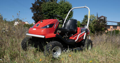 Déboussailleuse autoportée Oleo-Mac Tuareg : l'alliée des vergers